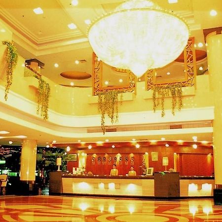 Crown Hotel อู่ฮั่น ภายนอก รูปภาพ
