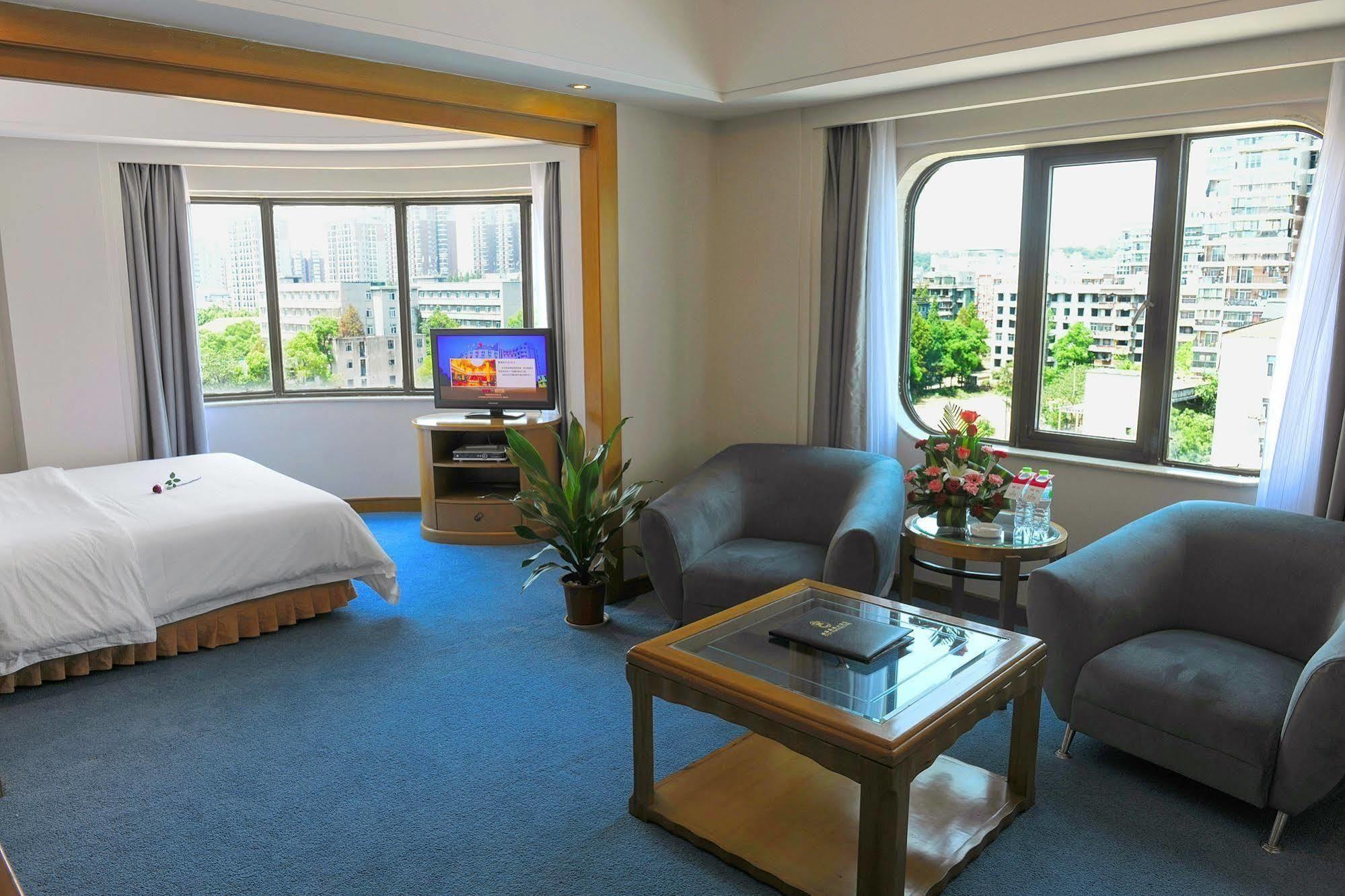 Crown Hotel อู่ฮั่น ภายนอก รูปภาพ
